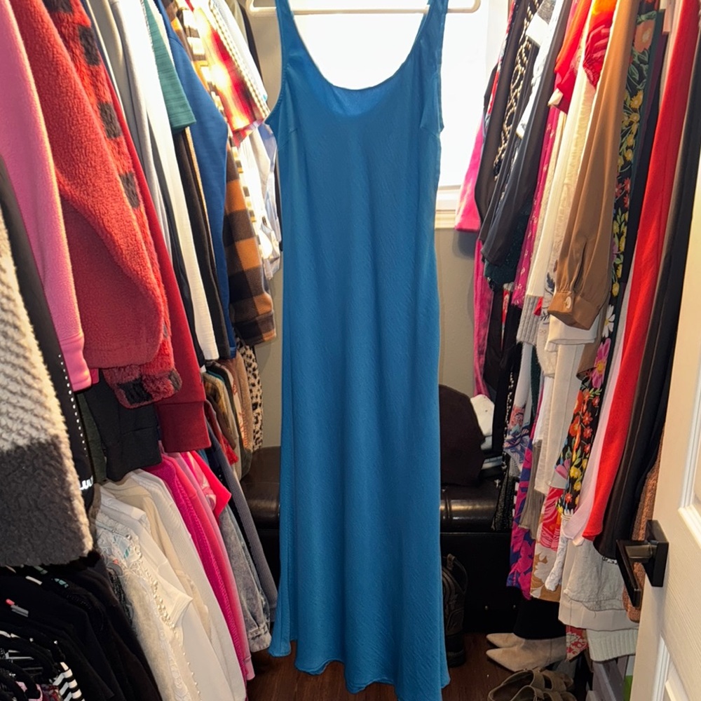 Elegant Blue Sleeveless Dress